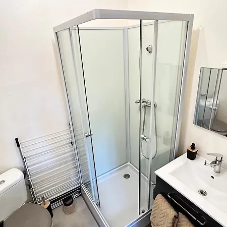 Cosy Aix Les Bains Apartment *